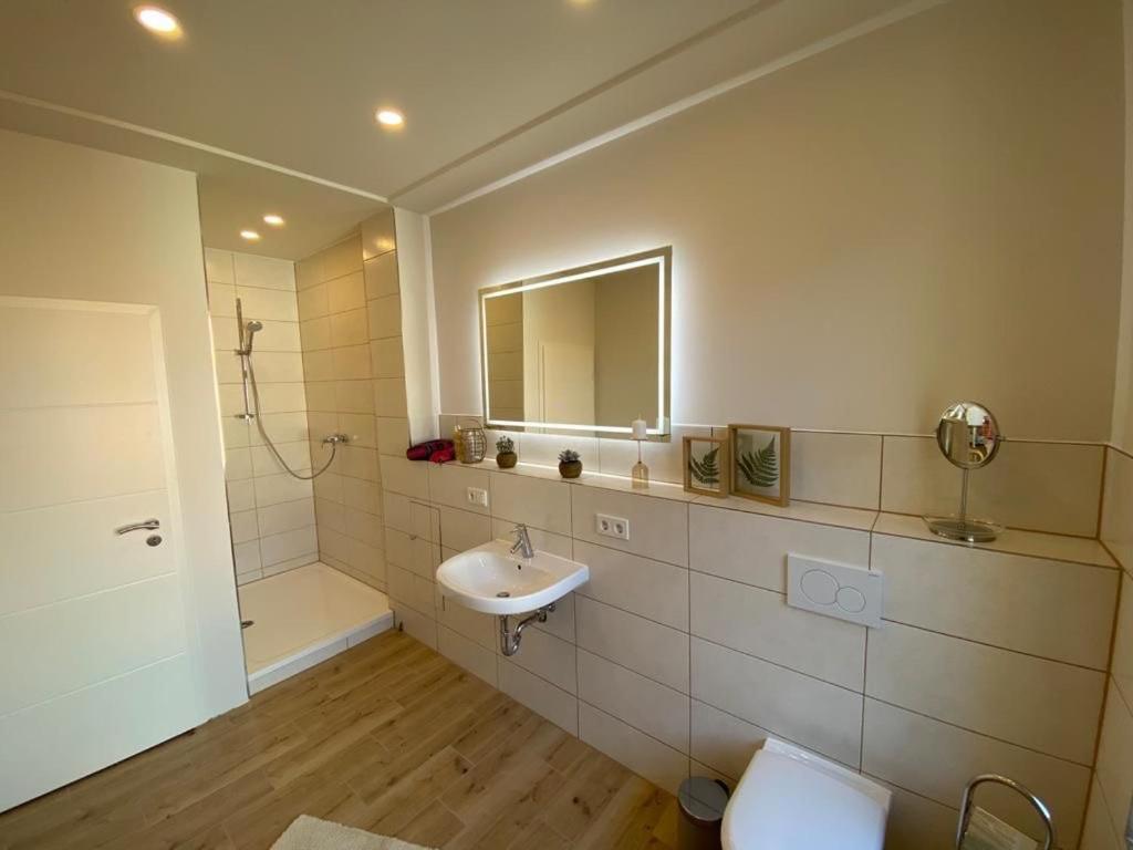 Pier 1 Bis 4 Gmuetliche Mit Boxspringbett Privatunterkunft *